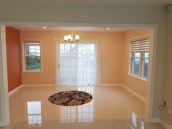 4th image of 16823 Powells Cove Blvd #11