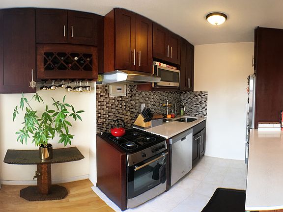 5th image of 80 La Salle St APT 19E