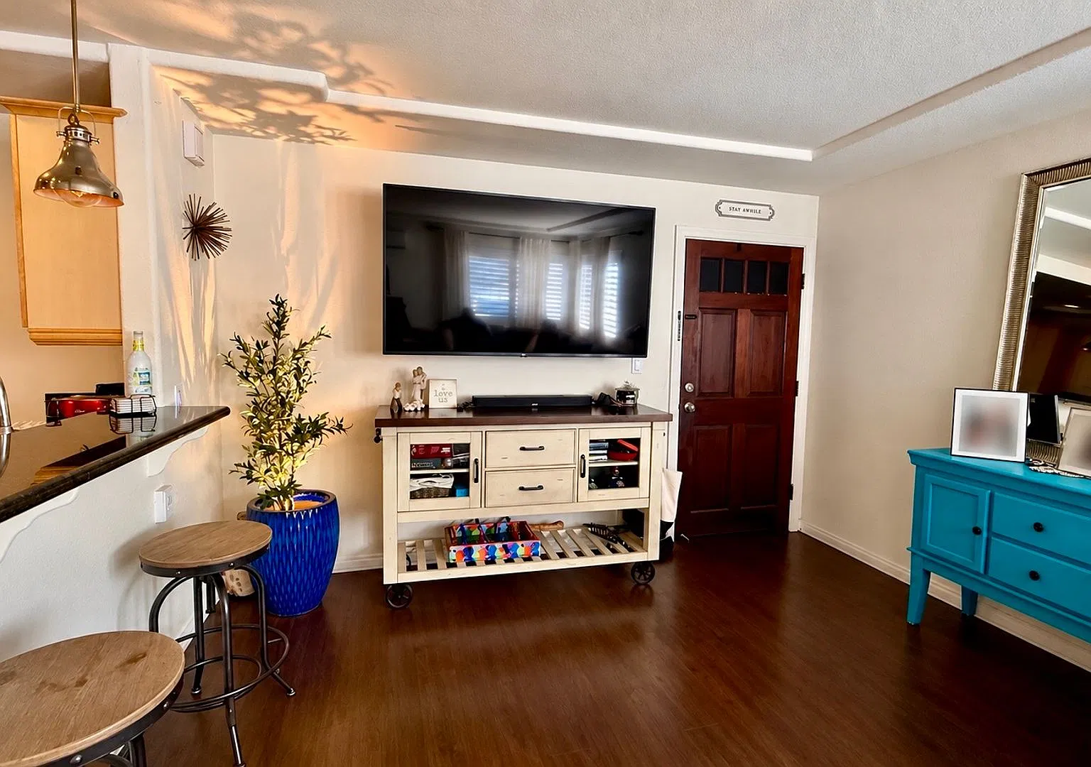 Beautifully renovated 2 BD, 1 BA condo with A/C for rent in City Heights! — Photo 3