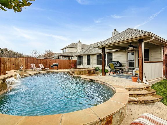 3rd image of 2836 Bentwood Way
