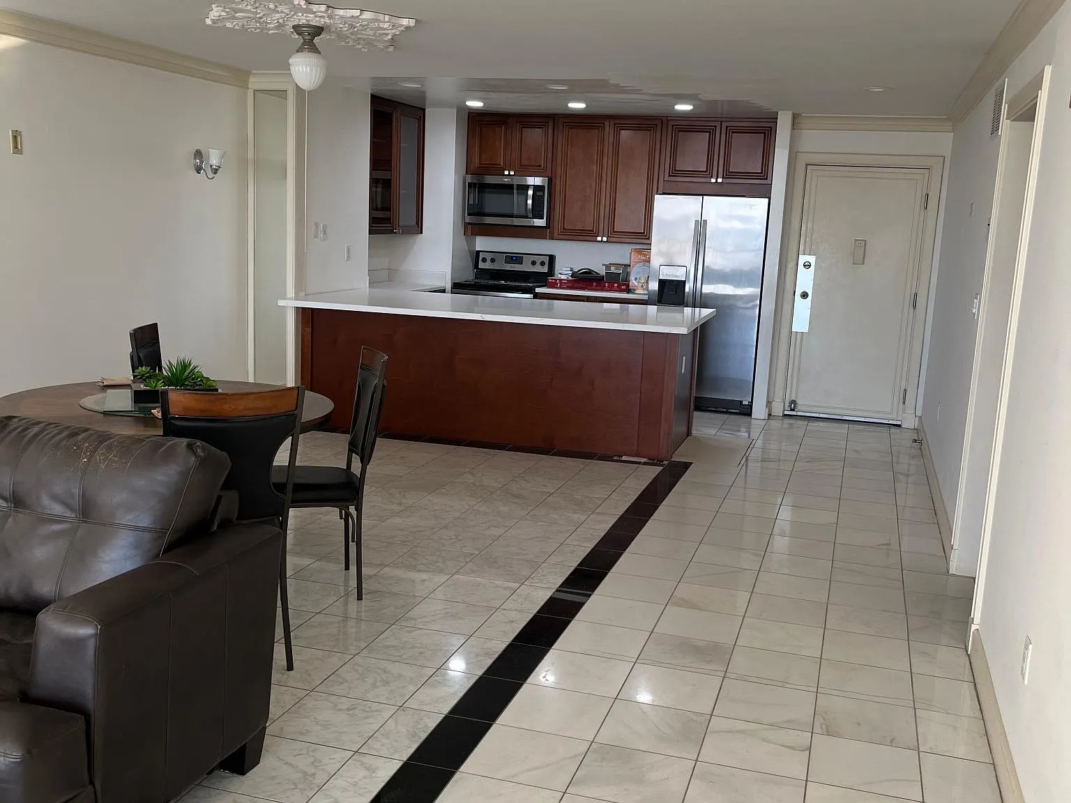 2500 Torrey Pines Rd — Photo 1