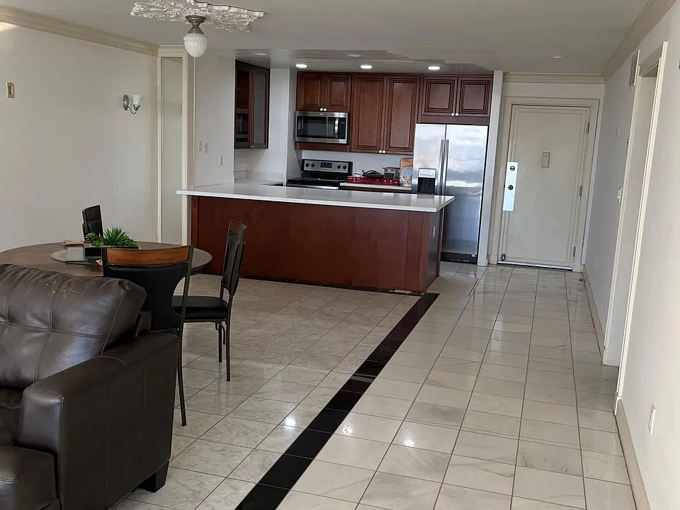 2500 Torrey Pines Rd #708