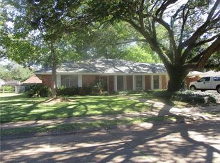 1203 Canterbury Dr, Alexandria, LA 71303