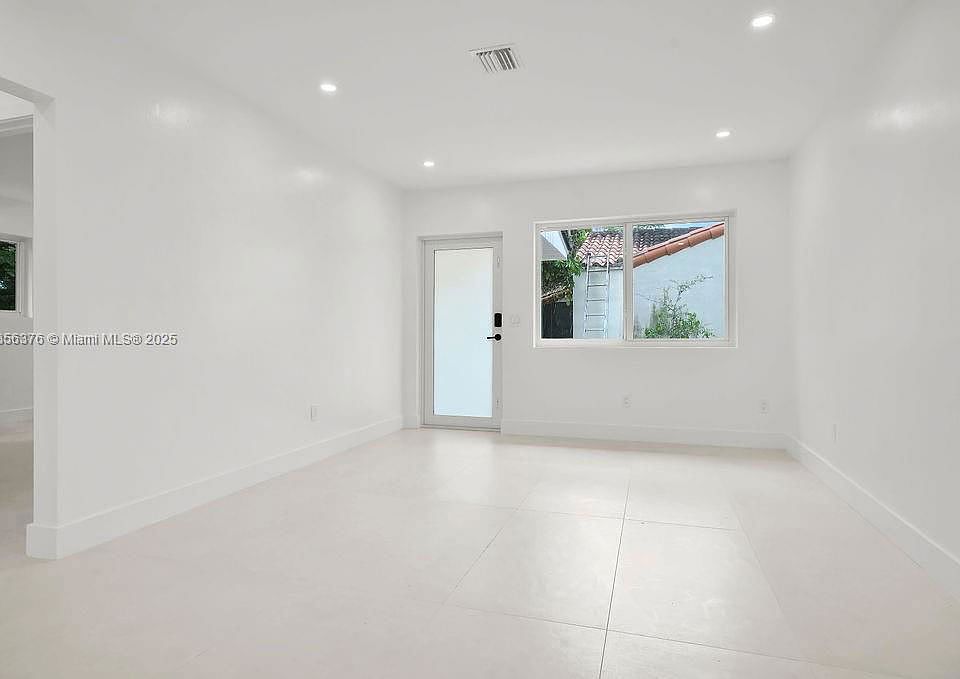 1st image of 10769 NE 2nd Ave #2