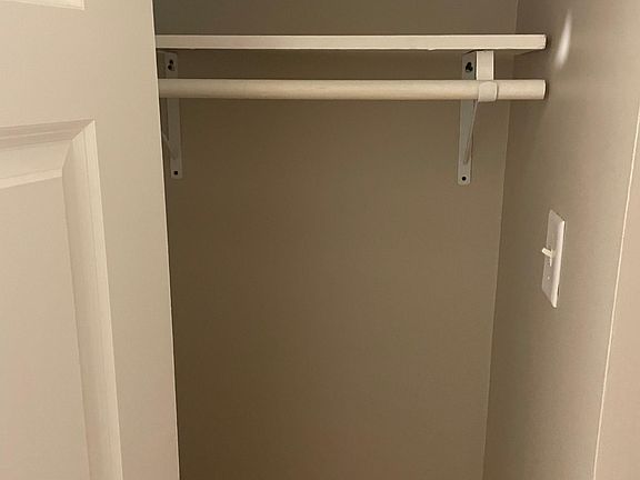 2nd image of 6920 S Oglesby Ave #2623