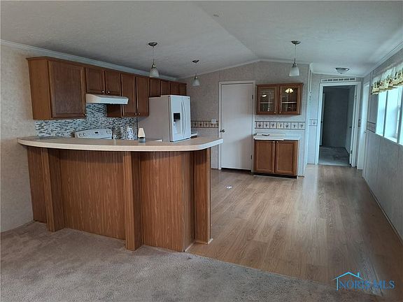3rd image of 315 Parkview Dr #74