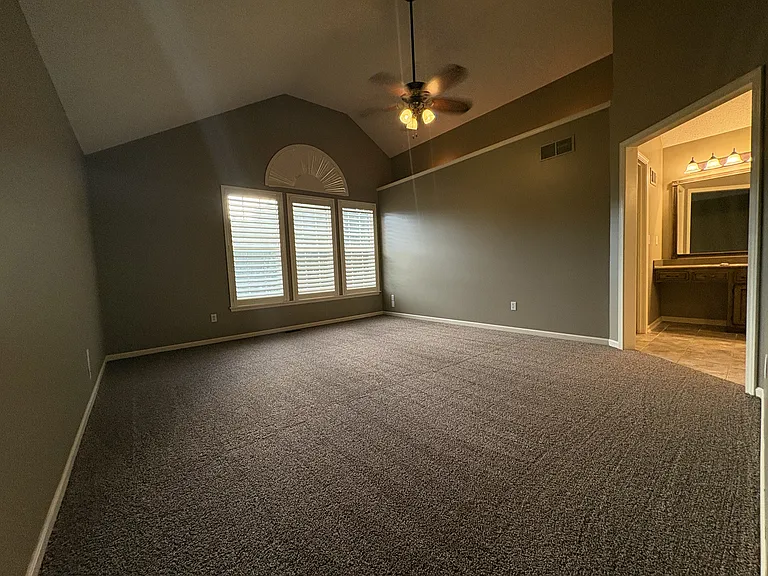 5325 NE Sunshine Dr — Photo 8
