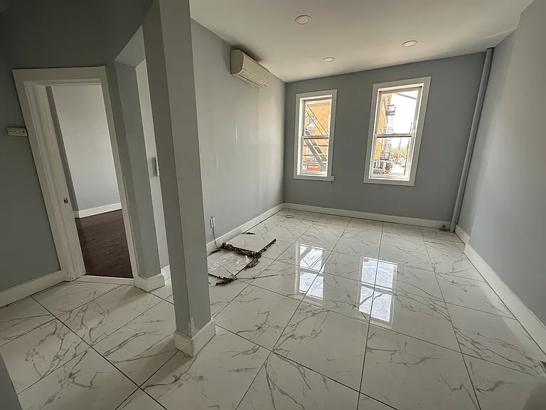 400 Central Ave #B4 — Photo 2