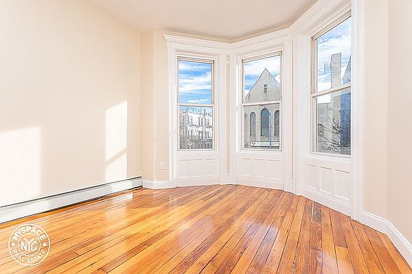 1st image of 477 Bainbridge St #1J