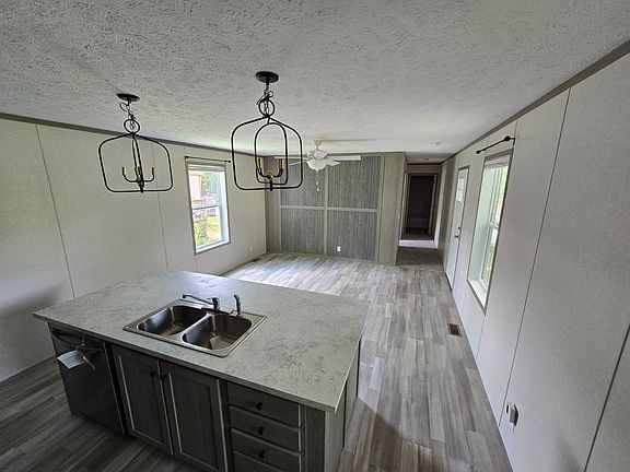 3rd image of 1480 Ravinia Way