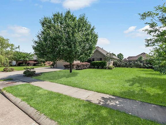 2nd image of 6520 Woodridge Dr