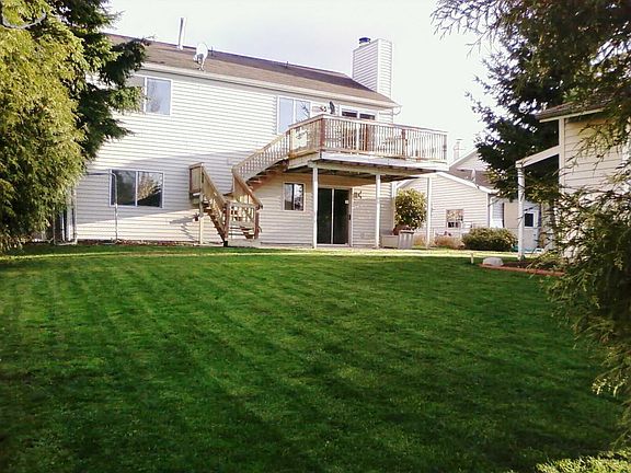 oversized fully fenced yard