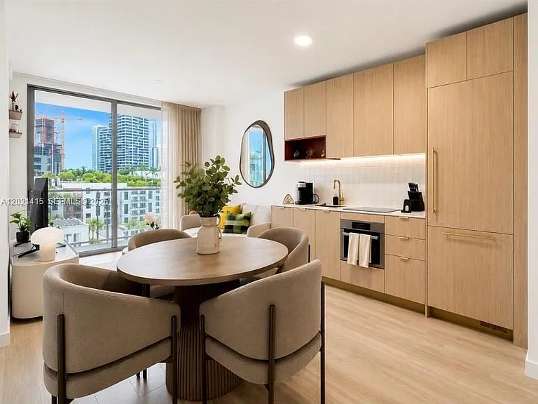 90 NE 32nd St #903 — Photo 3