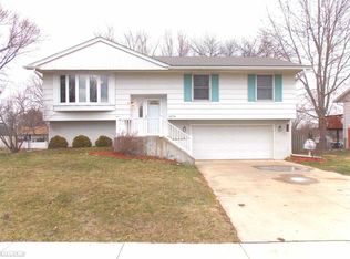 3278 Knox Dr, Freeport, IL 61032
