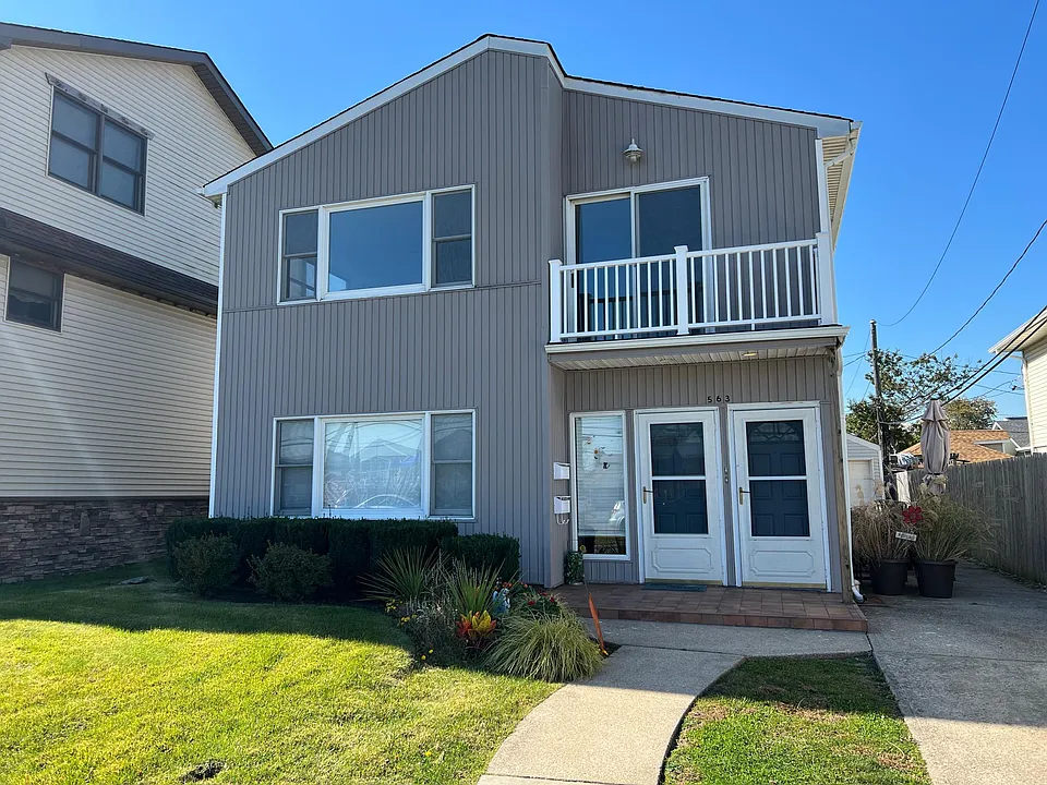563 Neptune Blvd #2