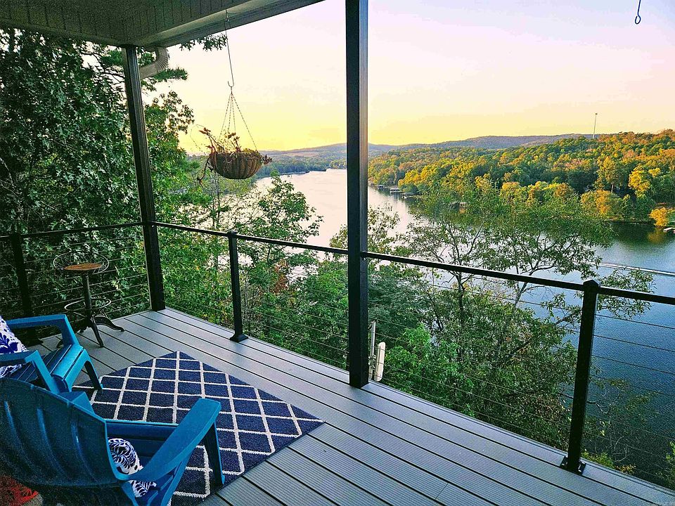 1st image of 104 Waterfront Ct
