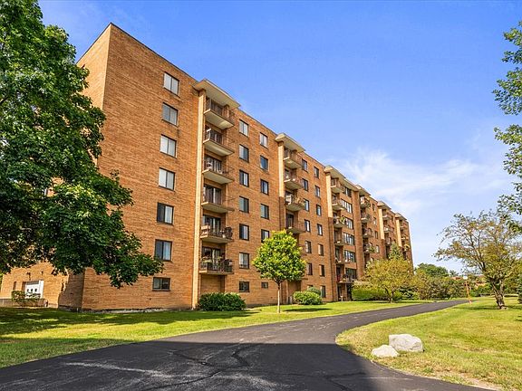 2nd image of 1747 W Crystal Ln Unit 610