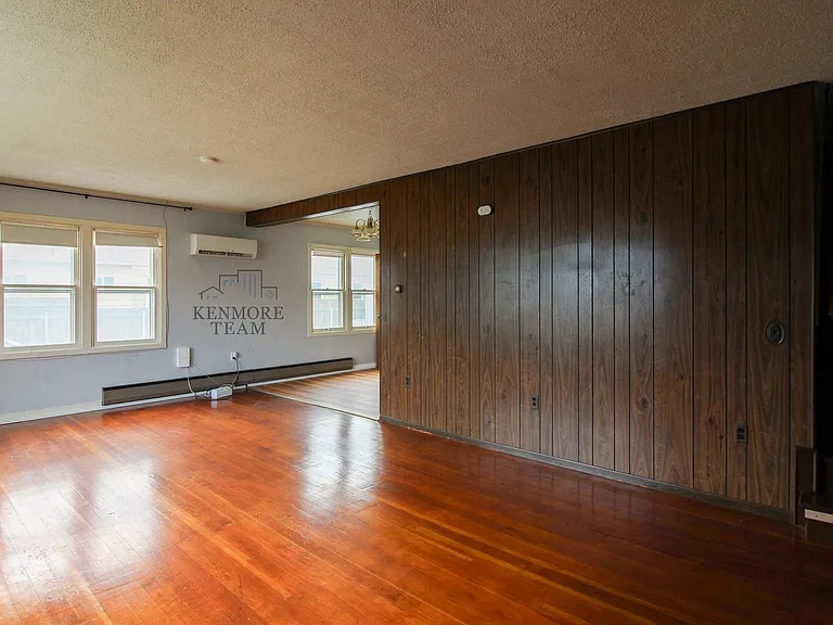 1005 Thayer Dr — Photo 3