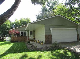 3908 Heritage Rd, Cedar Falls, IA 50613