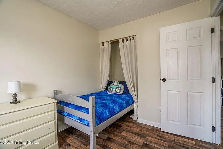5203 Baywood Dr — Photo 16