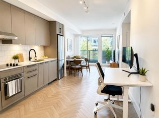 9228 Slopes Mews #201, Burnaby, BC V5A0E9
