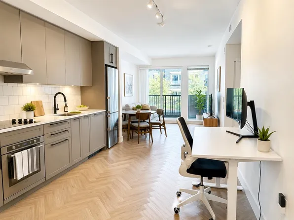 9228 Slopes Mews #201, Burnaby, BC V5A 0E9