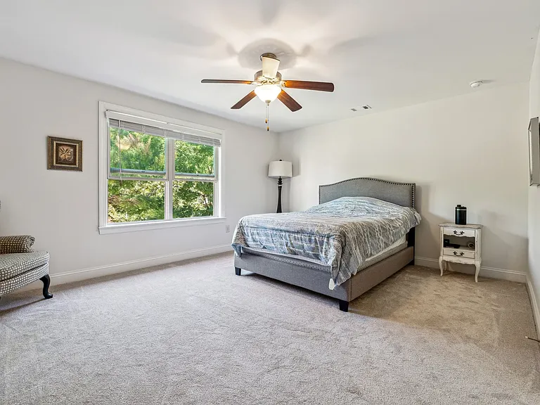 5860 Bluff Heights Dr — Photo 14