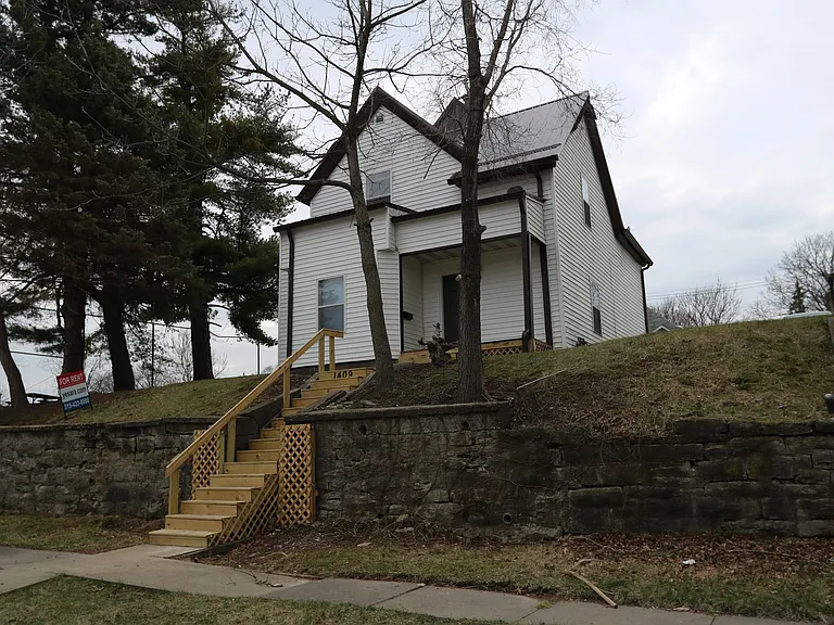 1409 Jefferson St — Photo 1