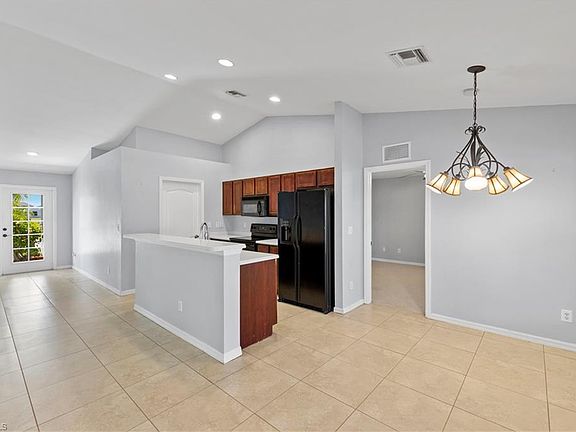 4th image of 2105 NW 10th St