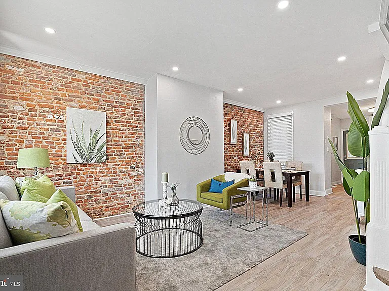 219 E Phil Ellena St — Photo 5