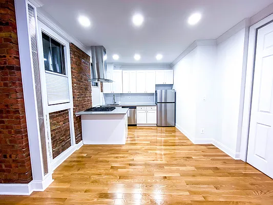 Rented by Voro New York | media 72