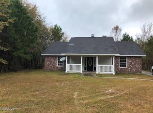 618 Dicks St, Waveland, MS 39576