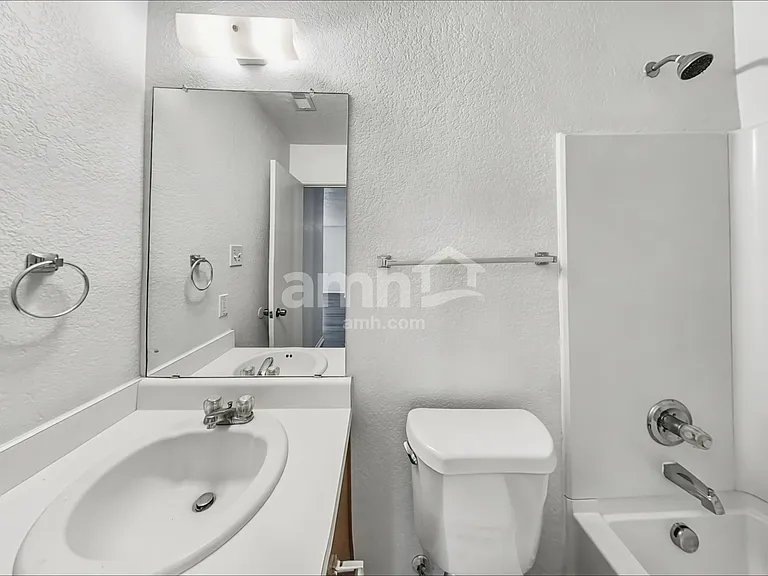 10055 Sungate Park — Photo 13