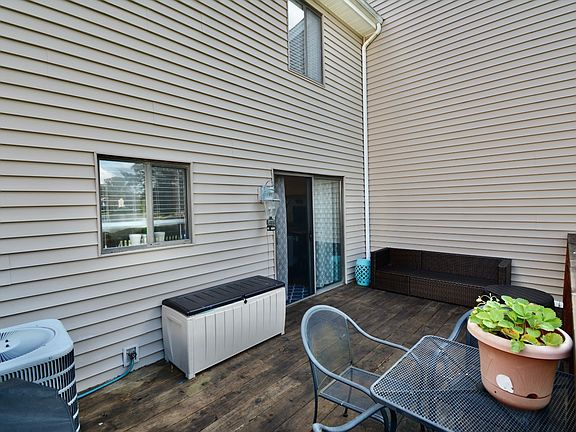 4th image of 251 Pond View Ln Floor 1