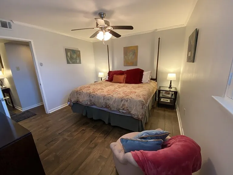 2511 Saint Charles Ave #502 — Photo 17