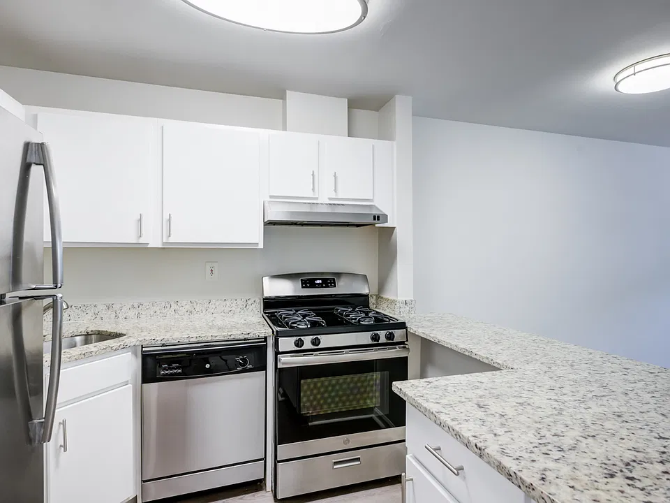Nob Hill Apartment Homes