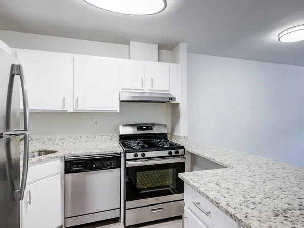 Nob Hill Apartment Homes