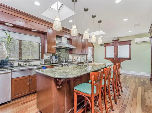 225 73rd Street image 9 of 50