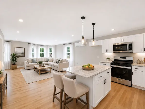 299 Quincy St Building 3, Holbrook, MA 02343
