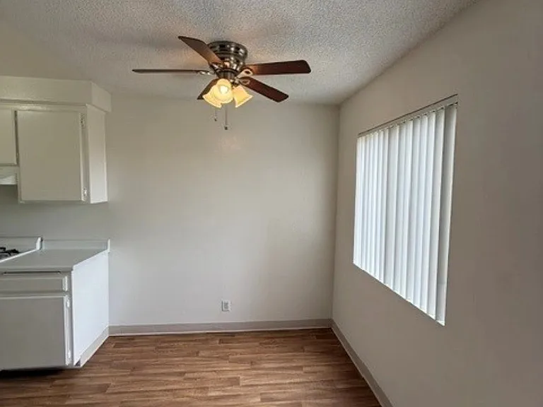 Marquis Apartments — Photo 19
