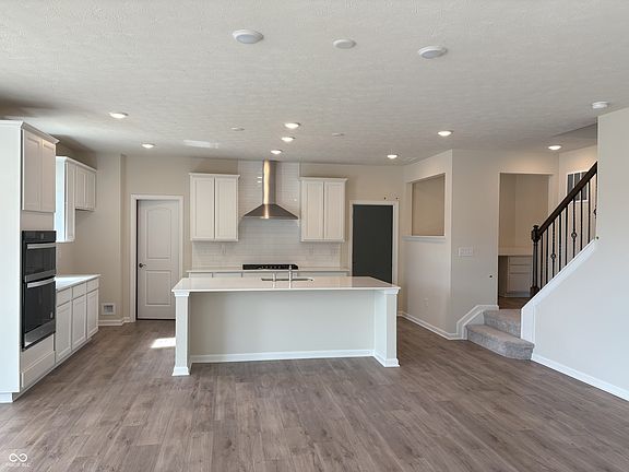 2nd image of 5239 Briardale Dr