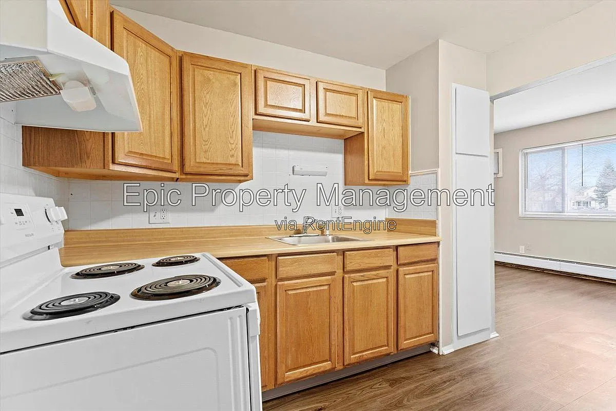 1778 Goddard Rd — Photo 2