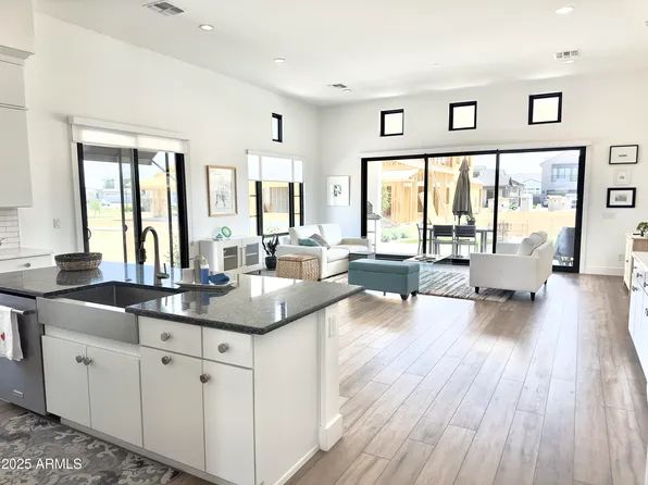 2725 E Derringer Court, Gilbert, AZ 85297