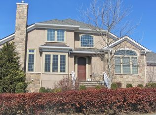 52 Windsor Ln, Ramsey, NJ 07446