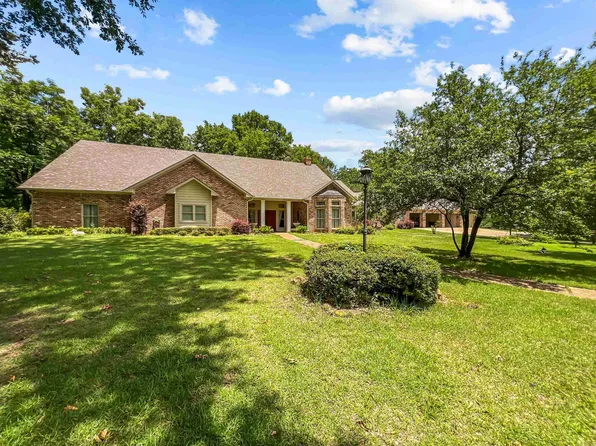 118 W Hoskins St, New Boston, TX 75570