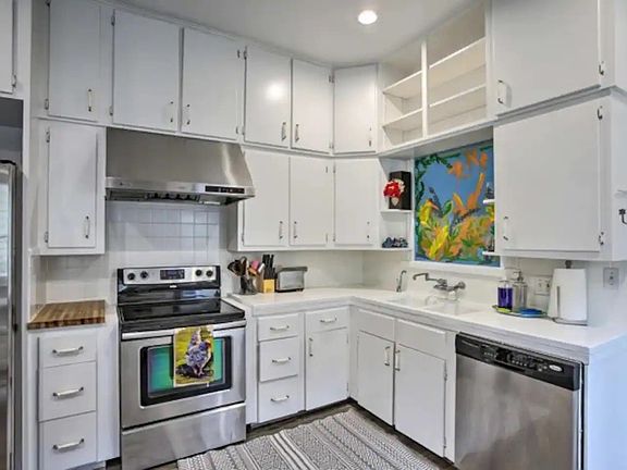 2nd image of 1124 Church St #1124