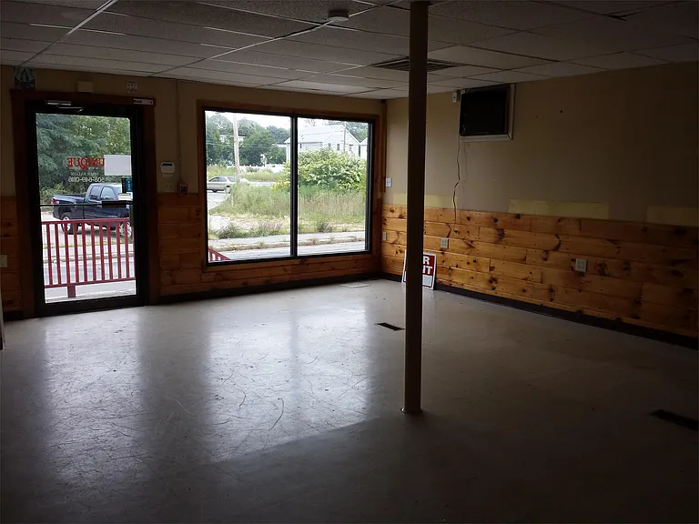 107 Ames Ststore — Photo 3