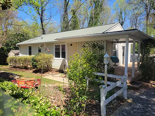 3304 Canterbury St Photo 1