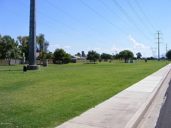 2nd image of 439 N New Hvn