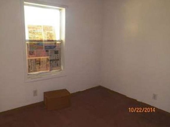 3rd image of 14923 Stanton St